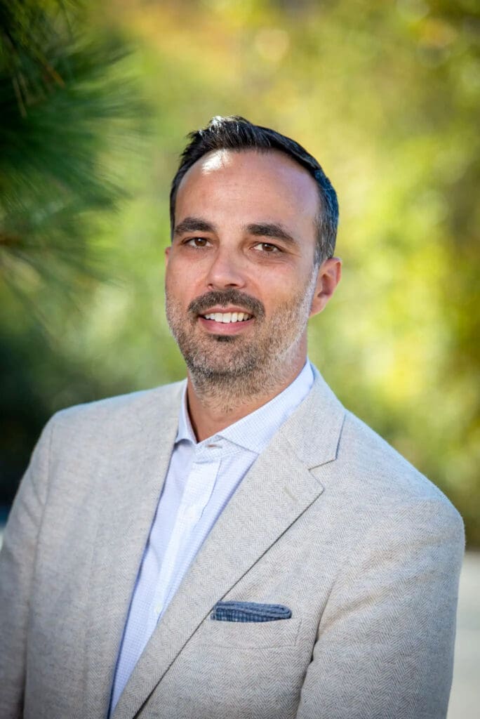 Aaron Ausland_headshot-1