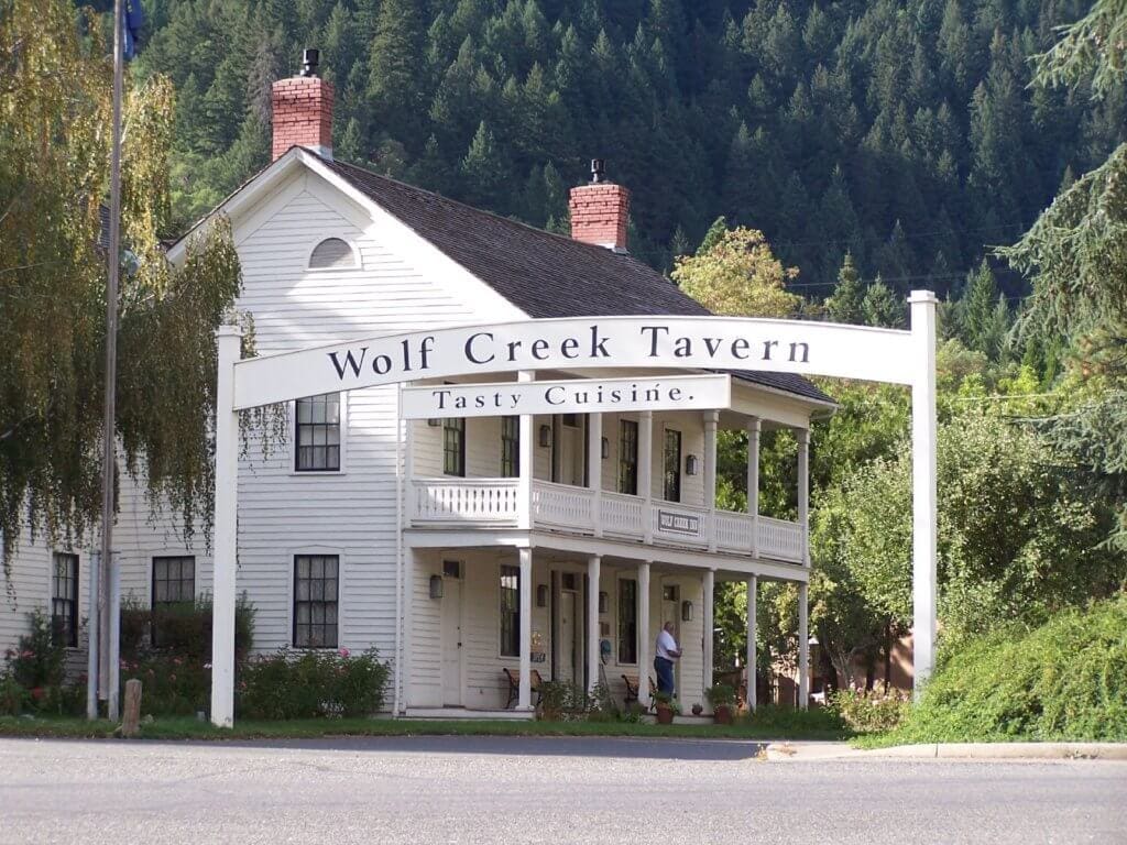 Wolf_Creek_Tavern